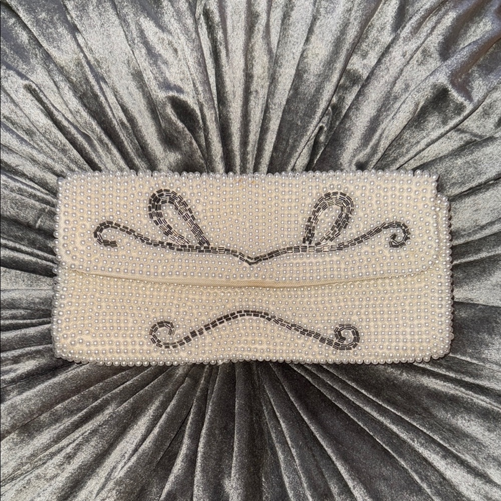 Vintage HATO HASI pearl clutch bag